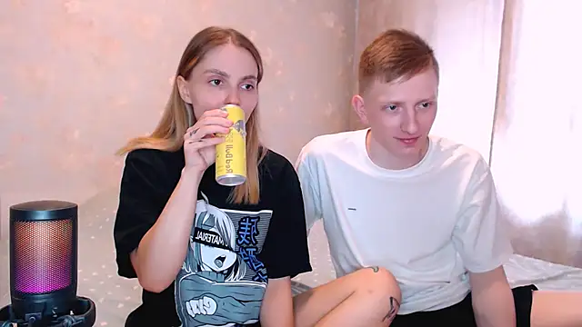 juliaanddima online show from June 10, 8:02 am