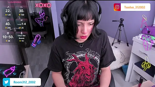 Snapshot of Room312_ chatting on January 3, 6:24 pm Room312  online show from January 3, 6:24 pm
