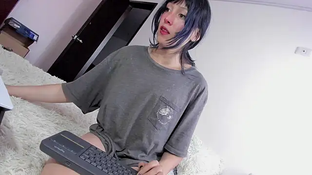 Snapshot of Room312_ chatting on July 15, 2:44 pm Room312 online show from July 15, 2:44 pm