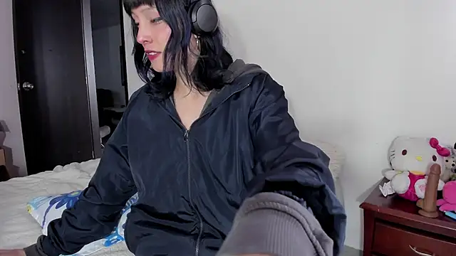 Snapshot of Room312_ chatting on July 31, 3:33 pm Room312 online show from July 31, 3:33 pm