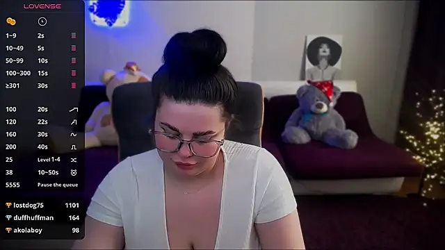 Emily Mo online show from January 5, 9:37 am