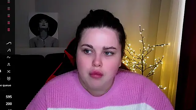 Emily Mo online show from February 13, 9:41 am