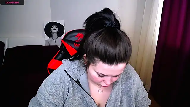 Emily Mo online show from March 5, 9:49 am