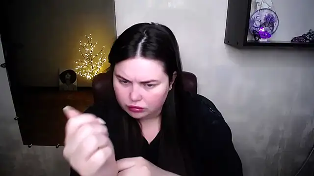 Snapshot of Emily_Mo chatting on June 27, 6:18 am Emily Mo online show from June 27, 6:18 am