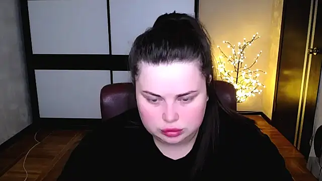 Snapshot of Emily_Mo chatting on July 3, 6:53 am Emily Mo online show from July 3, 6:53 am