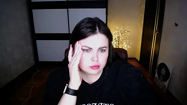 Snapshot of Emily_Mo chatting on July 11, 5:54 am Emily Mo online show from July 11, 5:54 am
