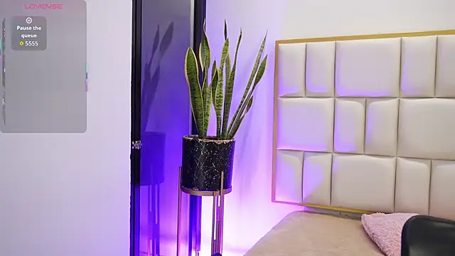 Anais aradia online show from January 8, 5:21 am