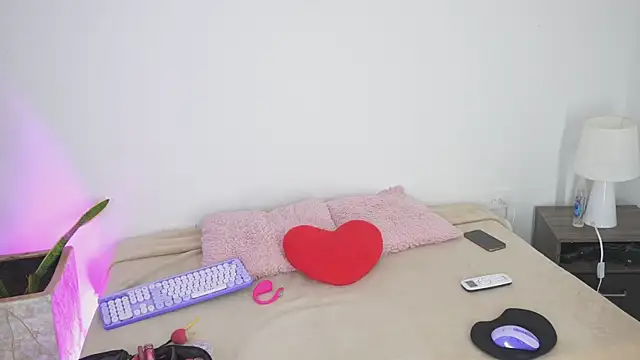 Snapshot of Anais_aradia chatting on July 31, 2:22 am Anais aradia online show from July 31, 2:22 am