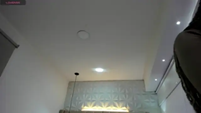 mia thompsonn  online show from July 30, 2:27 pm