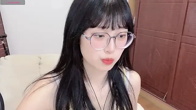 4uoki online show from March 22, 3:53 pm