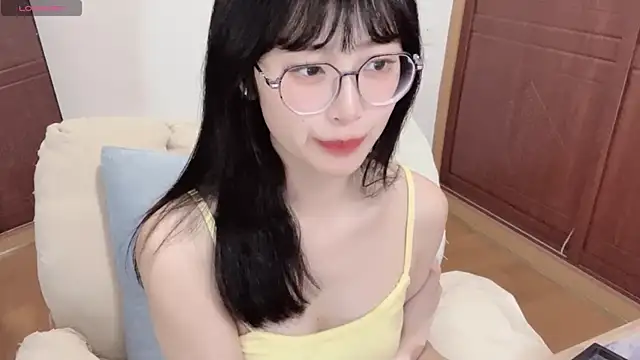 4uoki online show from March 22, 10:04 pm