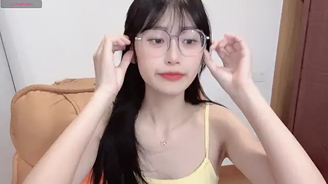 4uoki online show from October 12, 1:43 pm