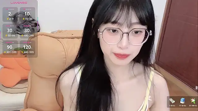 4uoki online show from November 27, 5:37 pm