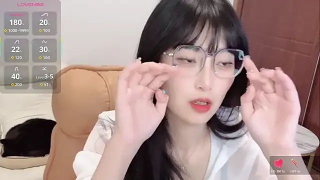 4uoki online show from November 28, 4:09 pm