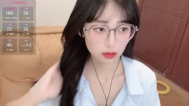 4uoki online show from December 14, 3:50 pm