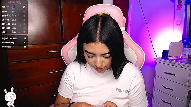 Snapshot of eva_six chatting on January 25, 3:51 am eva six online show from January 25, 3:51 am