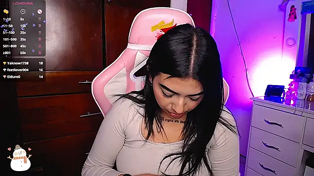 Snapshot of eva_six chatting on February 14, 8:31 am eva six online show from February 14, 8:31 am