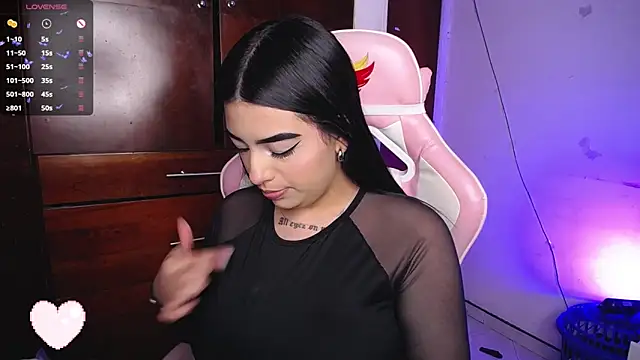Snapshot of eva_six chatting on November 18, 11:15 pm eva six online show from November 18, 11:15 pm