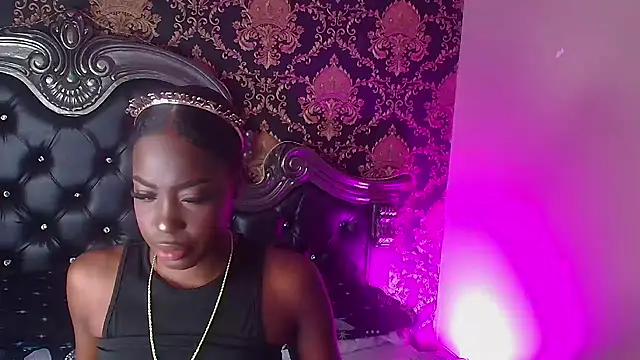 NaiaGils online show from February 8, 1:11 pm