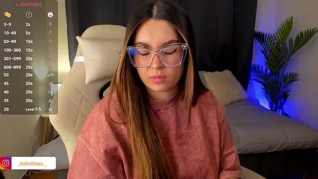 dakottaa  online show from November 11, 12:21 am