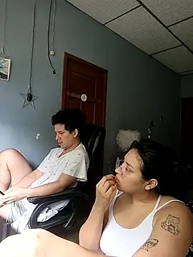 Snapshot of DanelyLopez chatting on May 11, 8:17 pm DanelyLopez online show from May 11, 8:17 pm