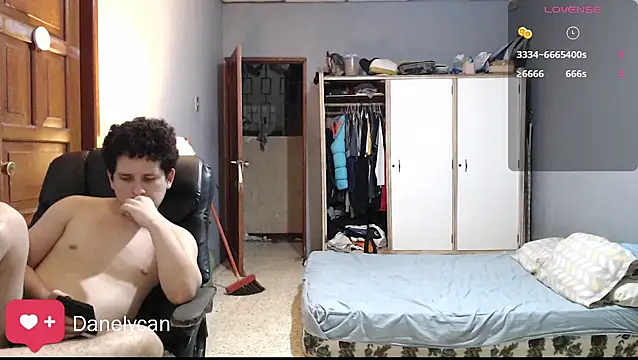 Snapshot of DanelyLopez chatting on May 13, 1:03 am DanelyLopez online show from May 13, 1:03 am