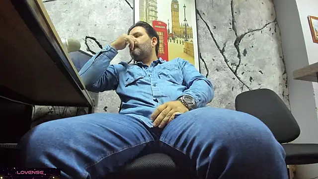 Maxi TheBigDaddy online show from December 16, 3:39 pm