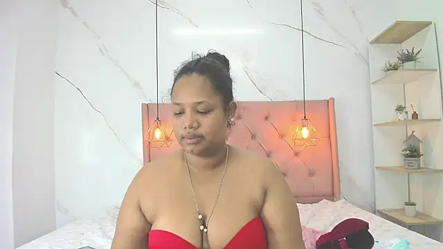 Snapshot of Belle_Brunette chatting on July 25, 12:25 pm Belle Brunette online show from July 25, 12:25 pm