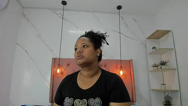 Snapshot of Belle_Brunette chatting on July 31, 12:15 pm Belle Brunette online show from July 31, 12:15 pm