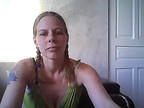 Snapshot of WildScorpio86 chatting on March 2, 2:43 pm WildScorpio86 online show from March 2, 2:43 pm