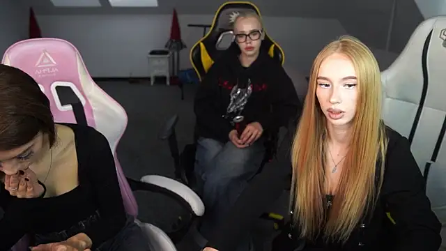Snapshot of Amelia_Blaze chatting on October 15, 10:48 am Amelia Blaze online show from October 15, 10:48 am