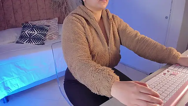 scarlet miller1 online show from December 4, 12:58 pm