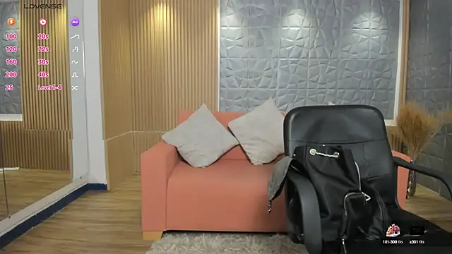 charlottewhitte online show from January 30, 11:11 am