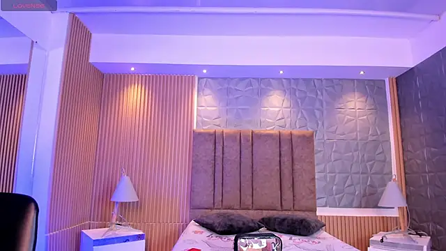 charlottewhitte online show from October 30, 11:22 am