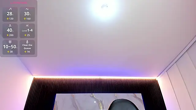 charlottewhitte online show from March 11, 11:38 am