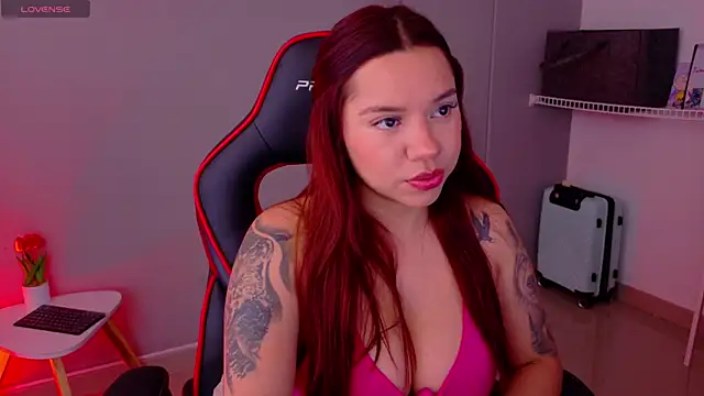 Snapshot of samantha_tattu chatting on May 20, 6:25 pm samantha tattu online show from May 20, 6:25 pm