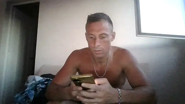 Snapshot of sebcucold chatting on May 24, 8:14 pm sebcucold online show from May 24, 8:14 pm