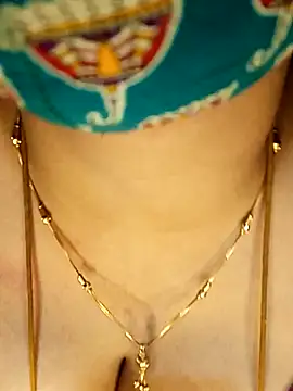 Snapshot of tuttifrutti17 chatting on December 27, 6:42 pm tuttifrutti17 online show from December 27, 6:42 pm