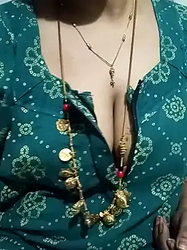 Snapshot of tuttifrutti17 chatting on January 27, 3:15 am tuttifrutti17 online show from January 27, 3:15 am