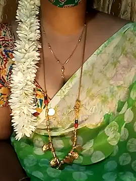 Snapshot of tuttifrutti17 chatting on February 13, 4:50 pm tuttifrutti17 online show from February 13, 4:50 pm