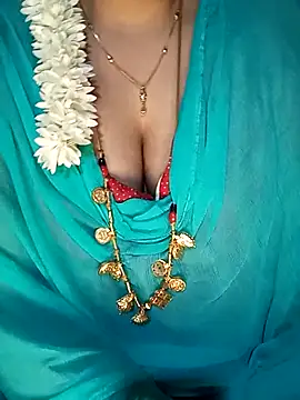 Snapshot of tuttifrutti17 chatting on February 15, 6:01 pm tuttifrutti17 online show from February 15, 6:01 pm