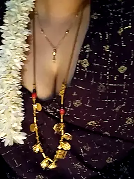 Snapshot of tuttifrutti17 chatting on March 8, 8:14 pm tuttifrutti17 online show from March 8, 8:14 pm