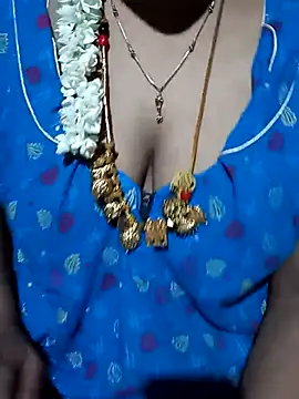 Snapshot of tuttifrutti17 chatting on September 29, 5:18 pm tuttifrutti17 online show from September 29, 5:18 pm