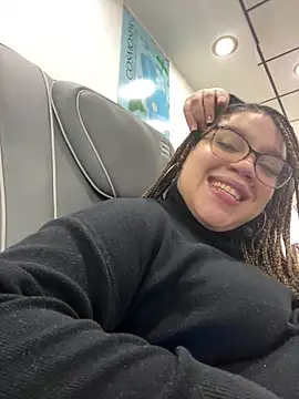 Snapshot of QueenNuttCollector chatting on January 17, 10:12 pm QueenNuttCollector online show from January 17, 10:12 pm