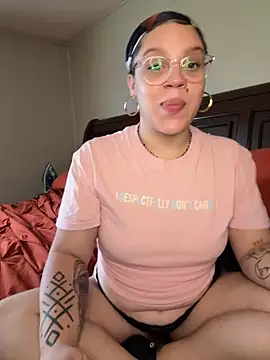 Snapshot of QueenNuttCollector chatting on September 10, 4:07 pm QueenNuttCollector online show from September 10, 4:07 pm