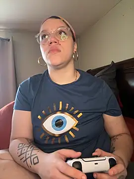 Snapshot of QueenNuttCollector chatting on September 24, 2:20 pm QueenNuttCollector online show from September 24, 2:20 pm