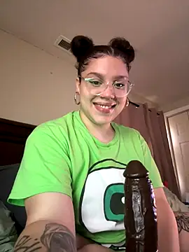 Snapshot of QueenNuttCollector chatting on November 12, 3:34 pm QueenNuttCollector online show from November 12, 3:34 pm