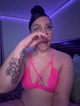 QueenNuttCollector online show from March 1, 10:39 am