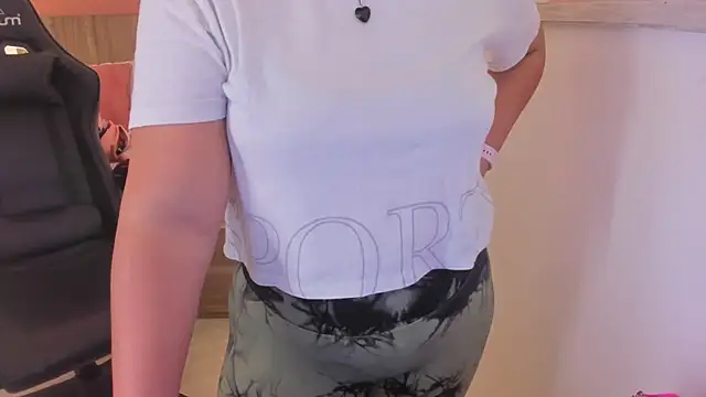 izaro22 online show from January 14, 2:19 am