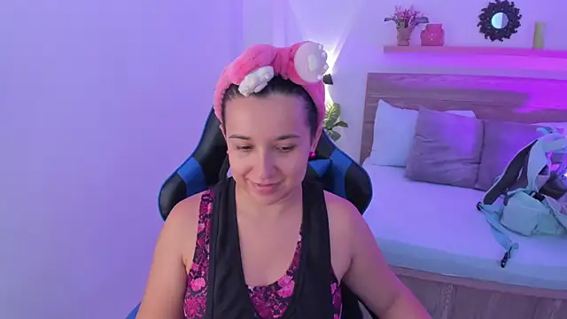 izaro22 online show from September 11, 1:00 pm